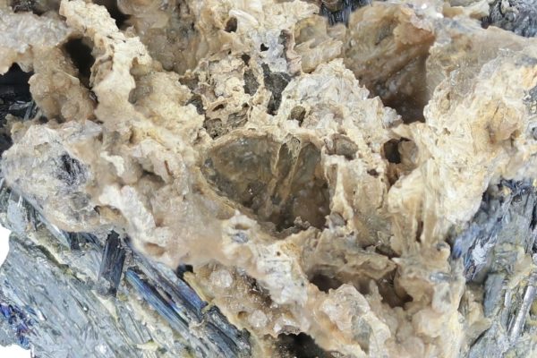 Valentinite, stibnite - Image 16