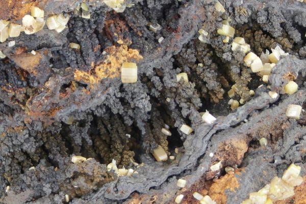 Wulfenite - Image 9