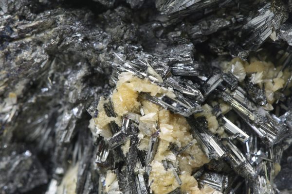 Valentinite, stibnite - Image 10
