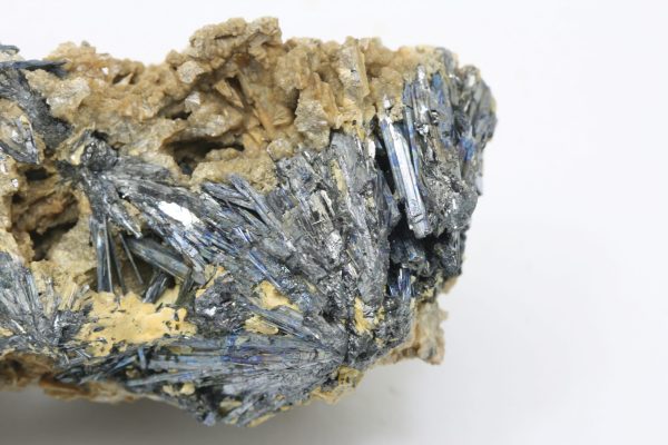 Valentinite, stibnite - Image 5