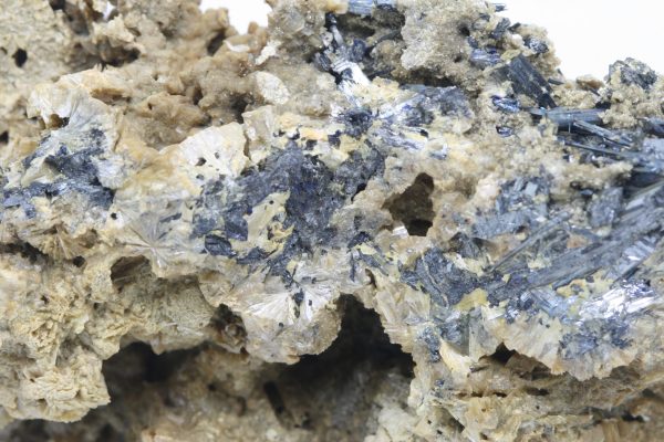 Valentinite, stibnite - Image 10
