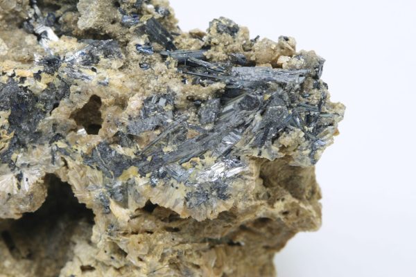 Valentinite, stibnite - Image 11