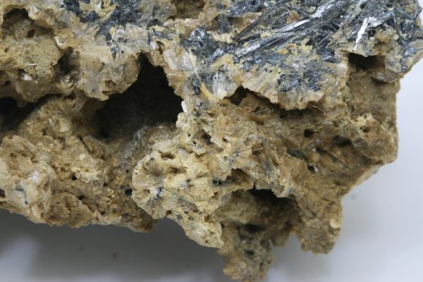 Valentinite, stibnite - Image 12