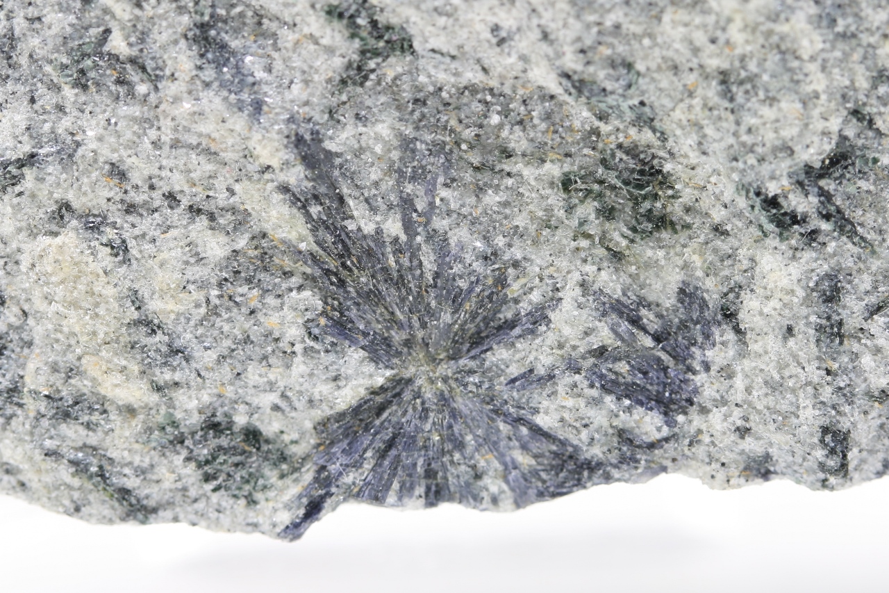 Holmquistite - Image 5