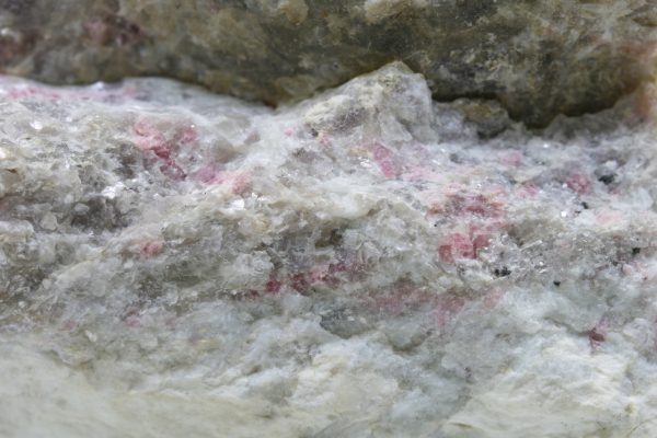 Darrellhenryite, petalite - Image 11