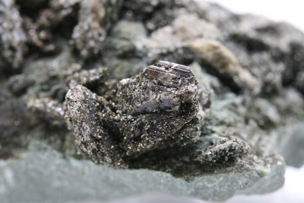 Titanite, chlorite - Image 5