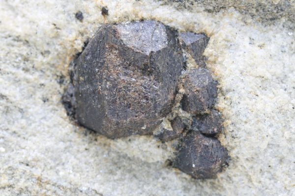 Garnet - almandine - Image 5