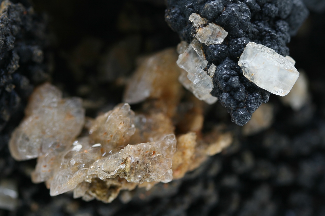 Baryte, goethite - Image 5