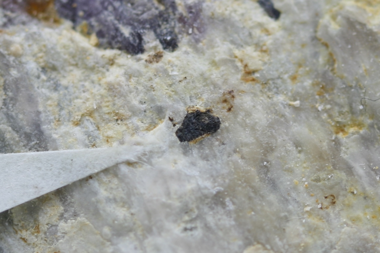 Manganotantalite - Image 5