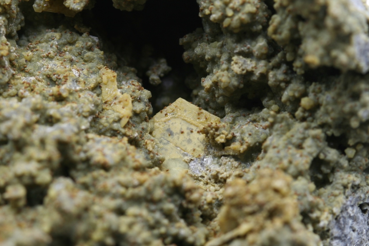 Tridymite, cristobalite - Image 5