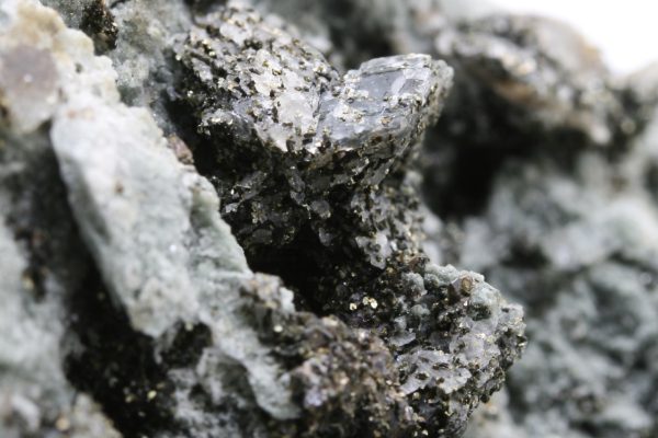 Titanite, chlorite - Image 9