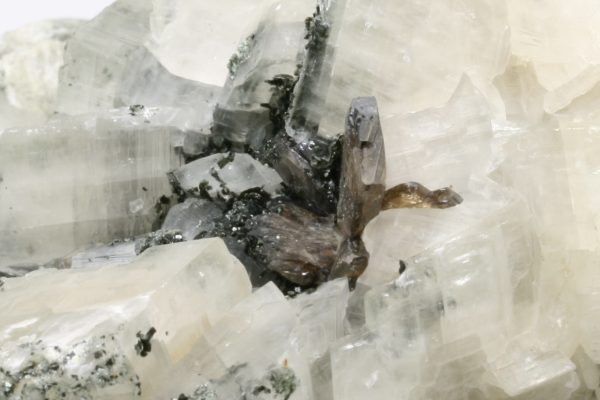 Titanite, calcite - Image 9