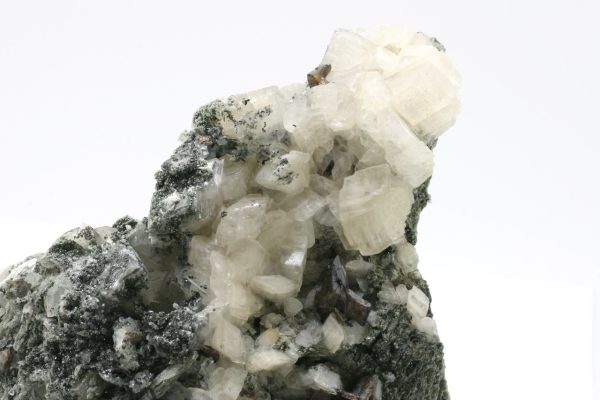 Titanite, calcite - Image 13