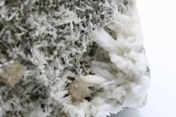 Natrolite, calcite - Image 7