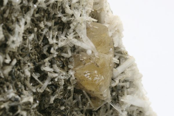 Natrolite, calcite - Image 8
