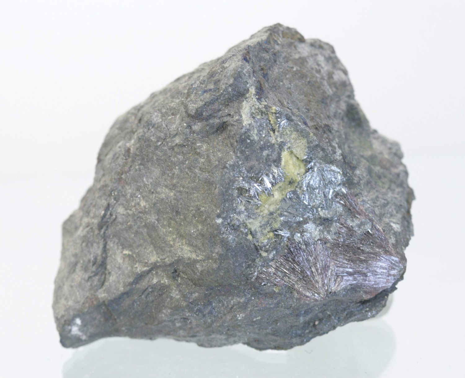 Cinnabar, stibnite - Image 3