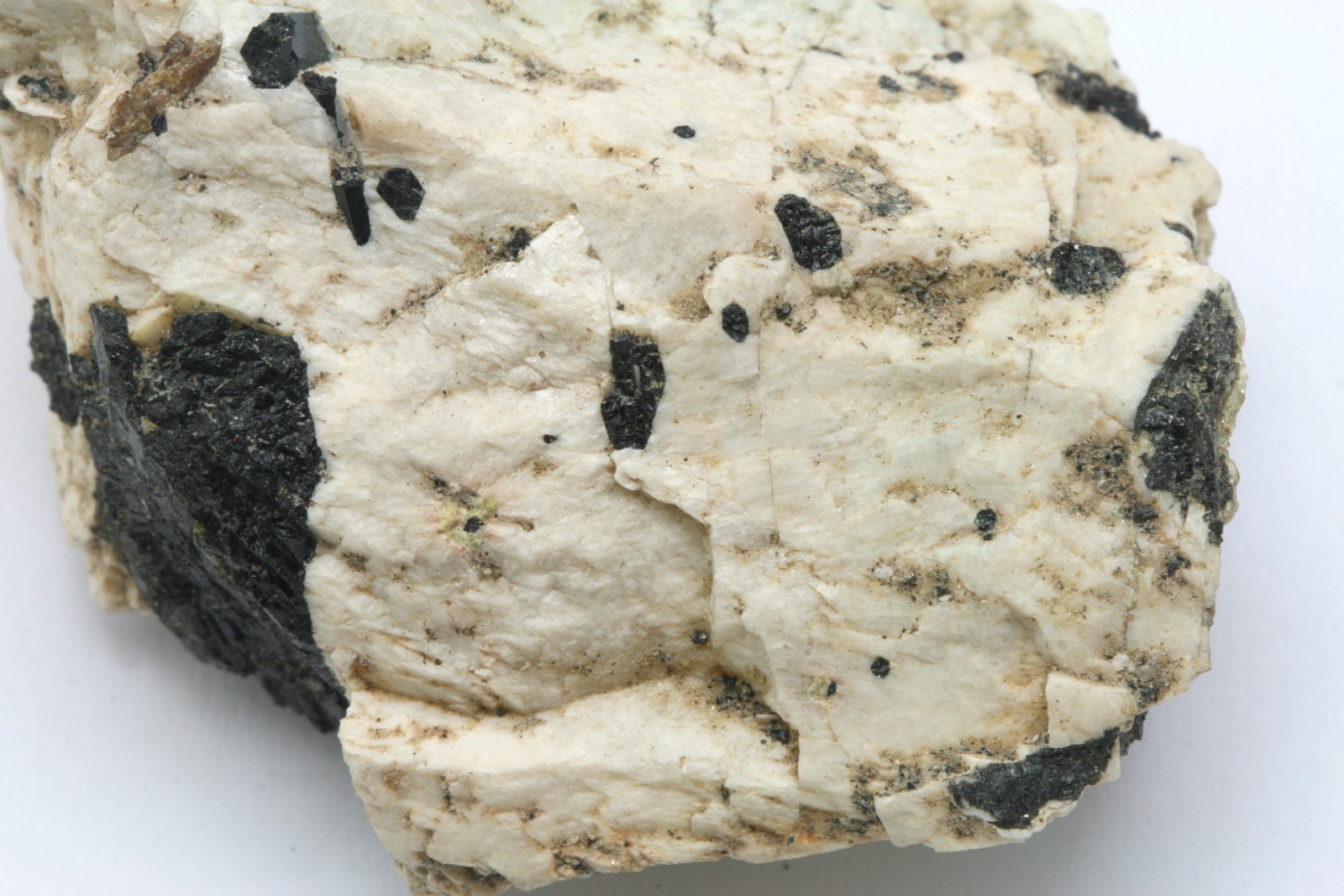 Xenotime, monazite, strüverite - Image 3