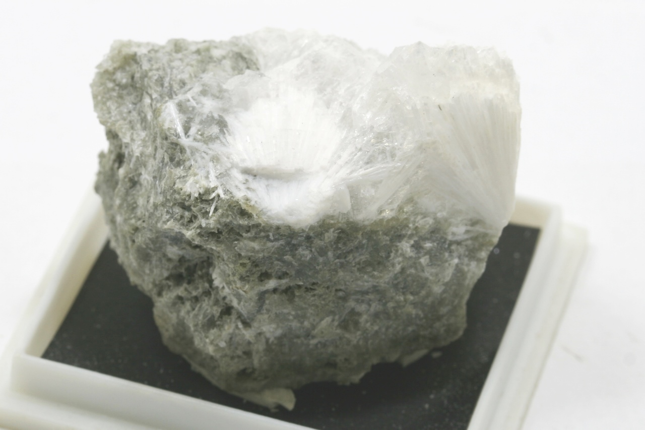 Hydroboracite - Image 3