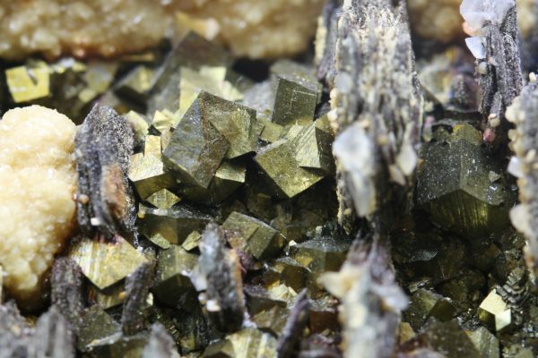 Pyrrhotite, pyrite, arsenopyrite, dolomite - Image 11