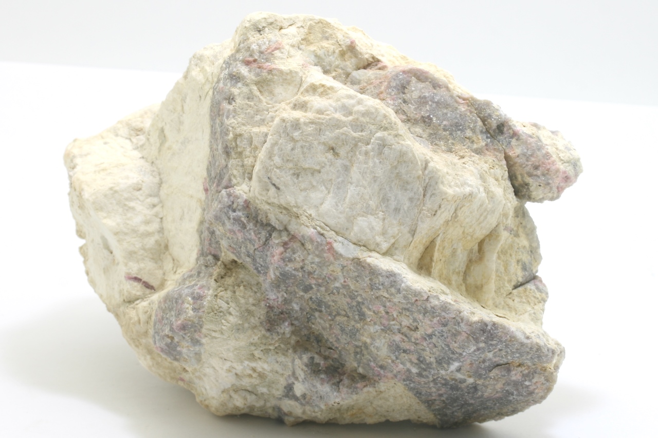 Petalite, darrellhenryite - Image 8