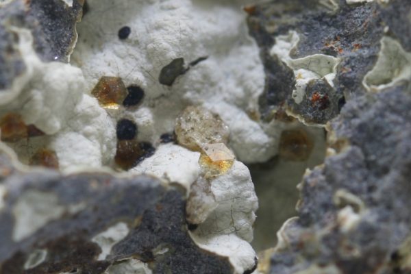 Paulingite, phillipsite - Image 6