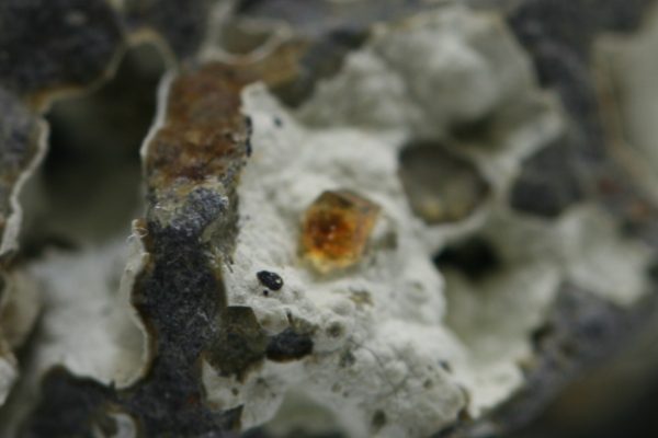 Paulingite, phillipsite - Image 7