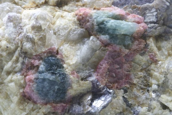 Elbaite, lepidolite - Image 9