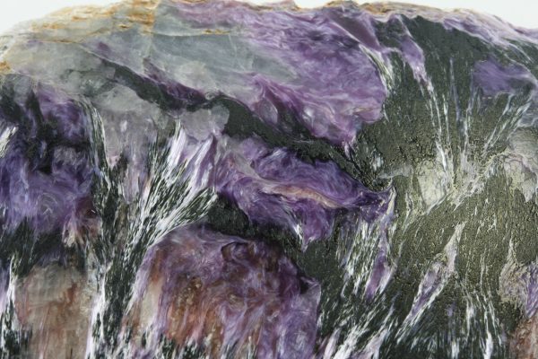 Tinaksite, charoite, celsian, aegirin - Image 10