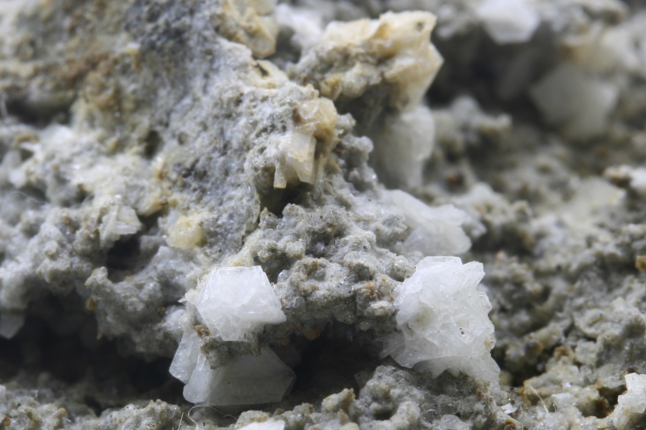 Tridymite - Image 8