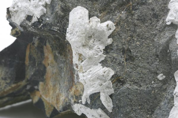 Brassite, symplesite - Image 4