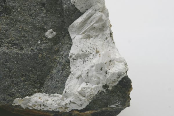 Brassite, symplesite - Image 5