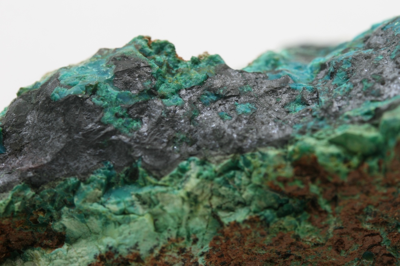 Cuprite, malachite - Image 7