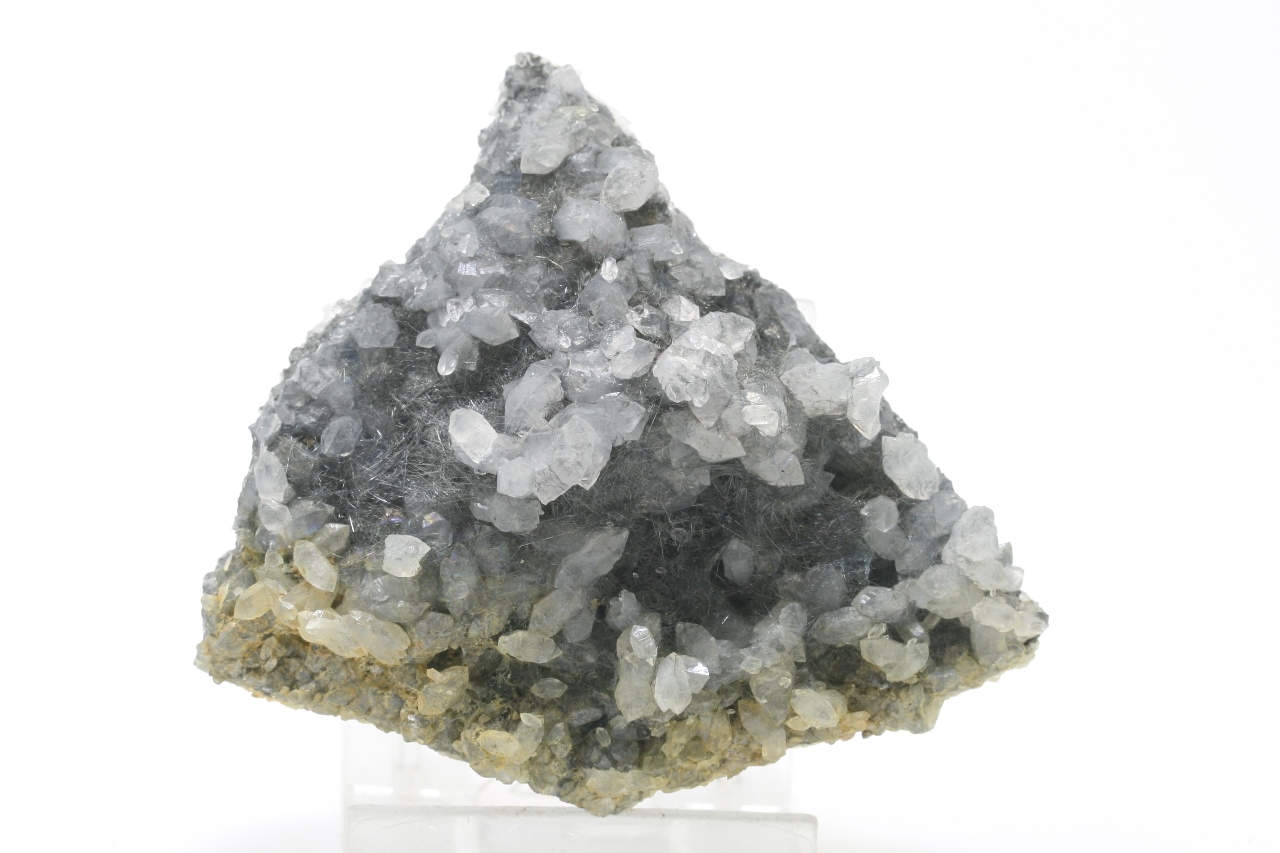 Boulangerite, quartz