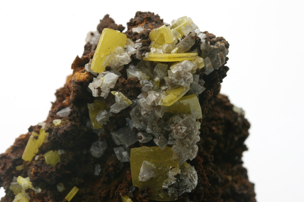 Wulfenite, calcite - Image 5