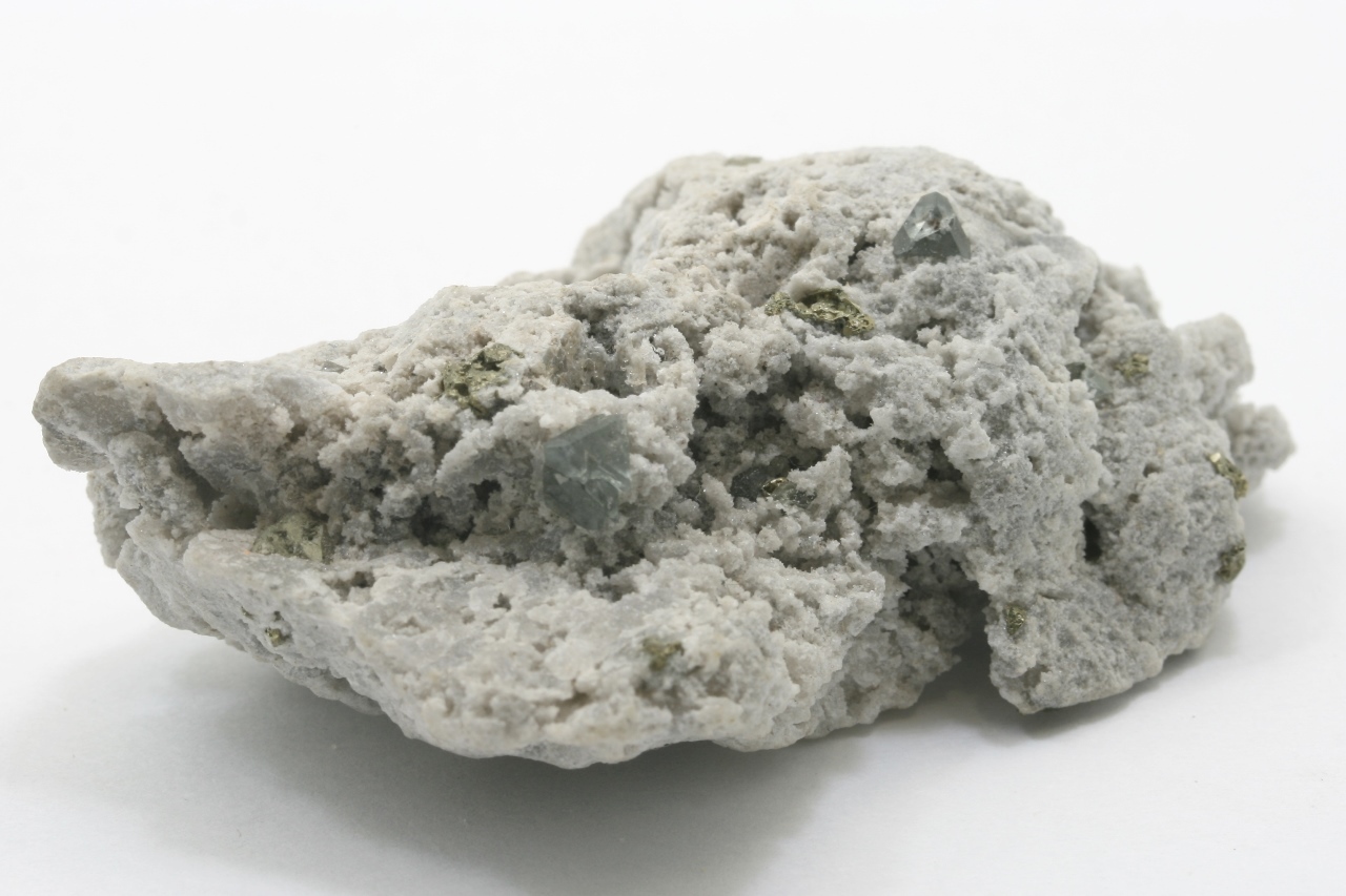 Boracite, pyrite - Image 2