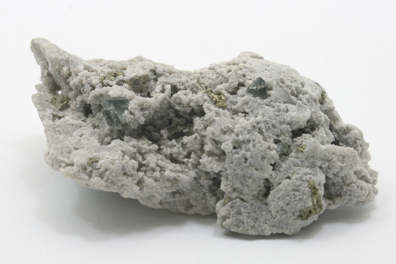 Boracite, pyrite - Image 3