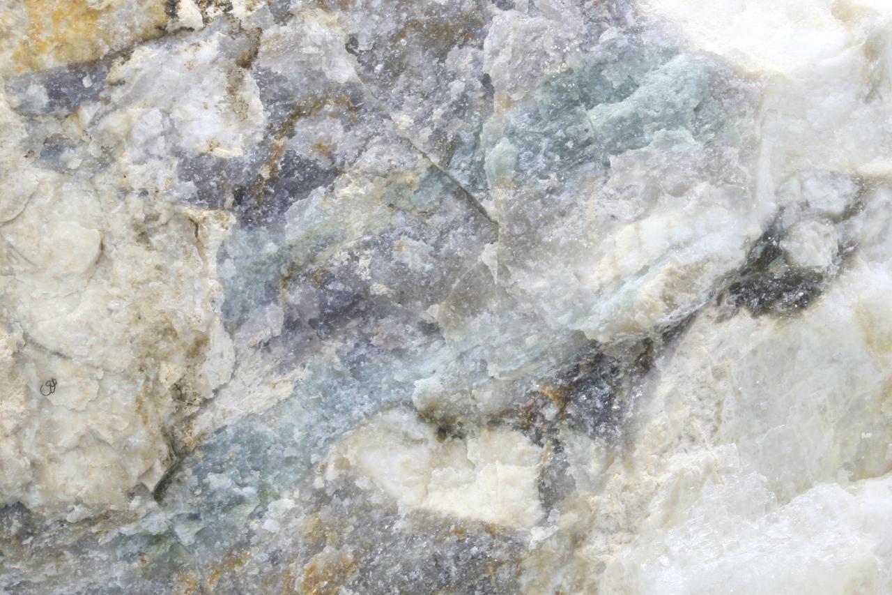 Petalite, darrellhenryite, lepidolite - Image 7