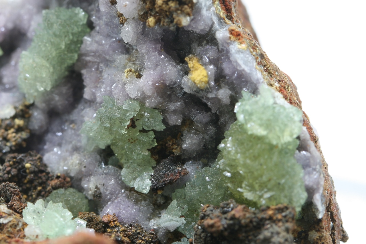 Mn-adamine, austinite - Image 9