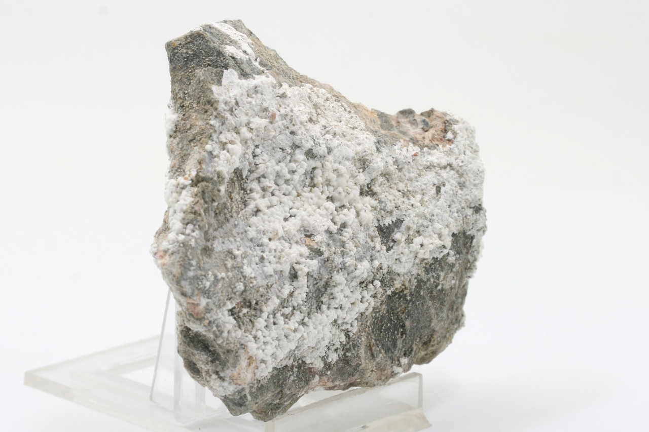 Picropharmacolite, brassite - Image 2