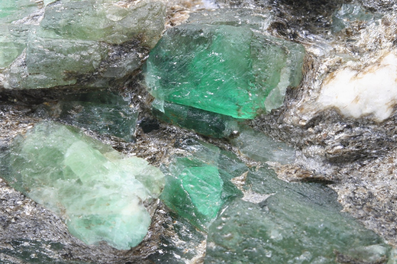 Emerald - Image 6