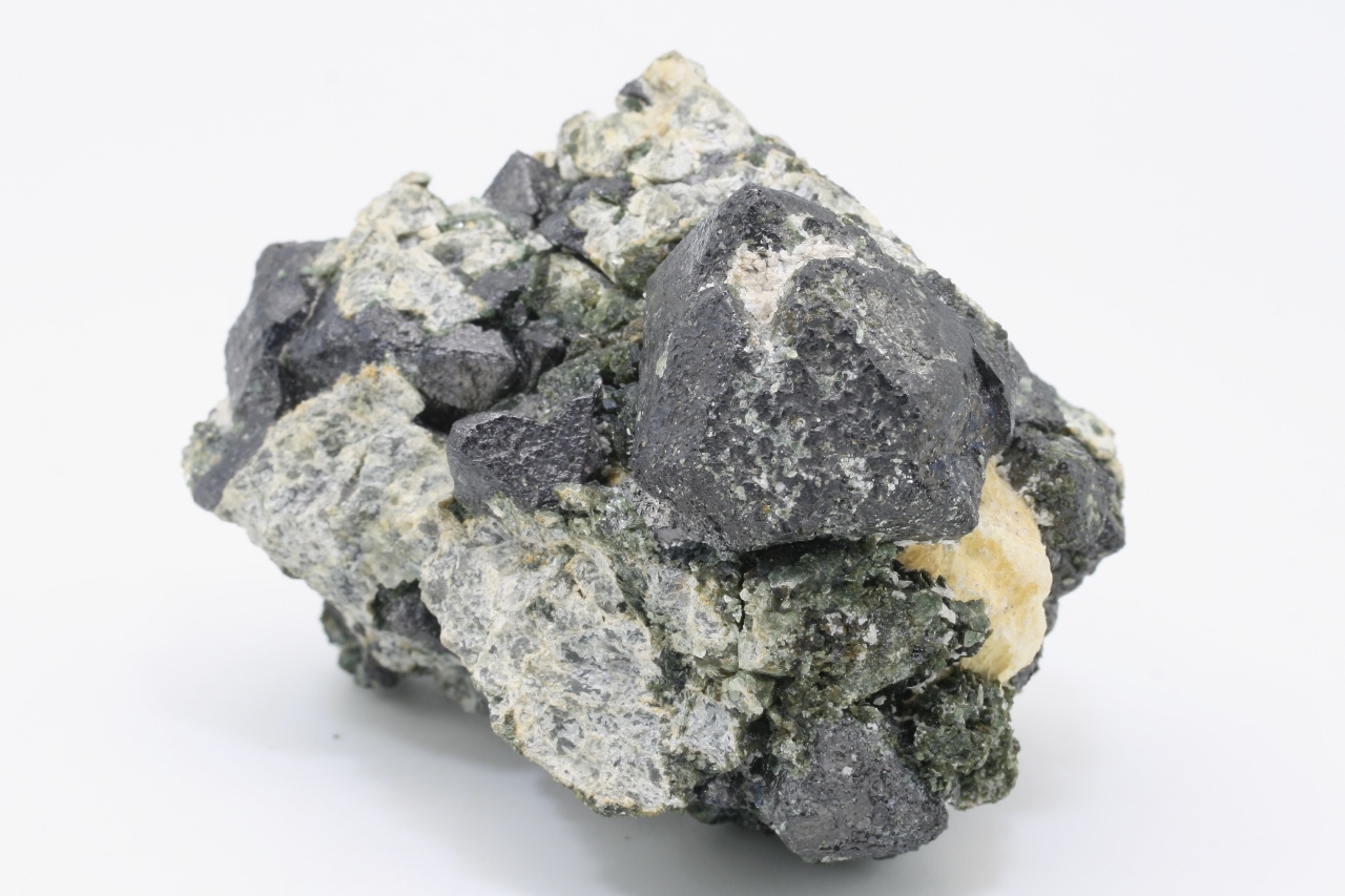 Magnetite - Image 4