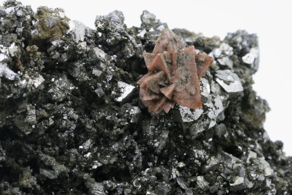 Helvine, arsenopyrite - Image 6