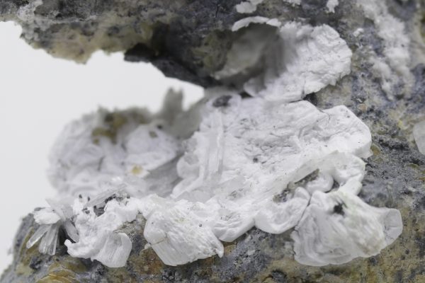 Brassite, pharmacolite, picropharmacolite - Image 10