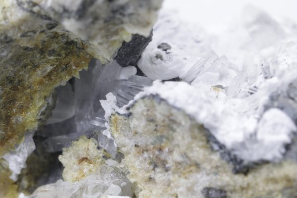 Brassite, pharmacolite, picropharmacolite - Image 12