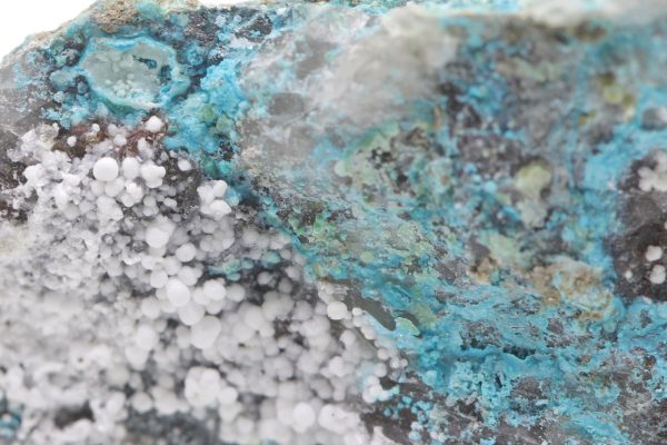 Lindackerite, olivenite, lavendulan, picropharmacolite - Image 18