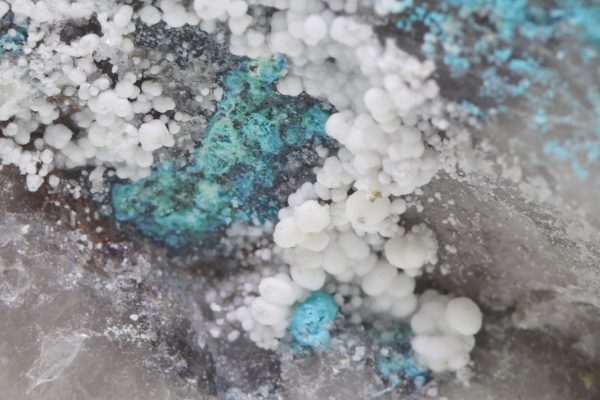 Lindackerite, olivenite, lavendulan, picropharmacolite - Image 19