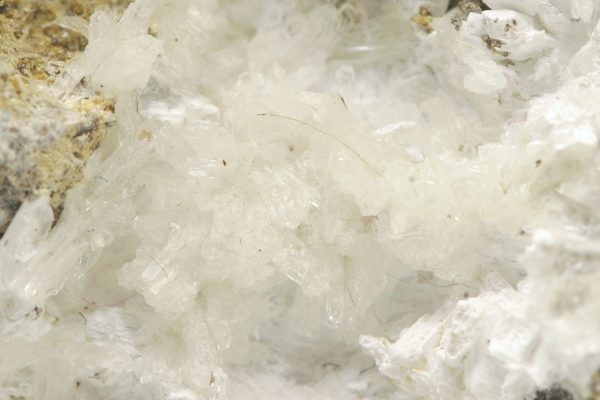 Pharmacosiderite, brassite - Image 9