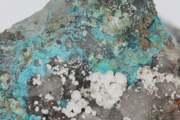 Lindackerite, olivenite, lavendulan, picropharmacolite - Image 8