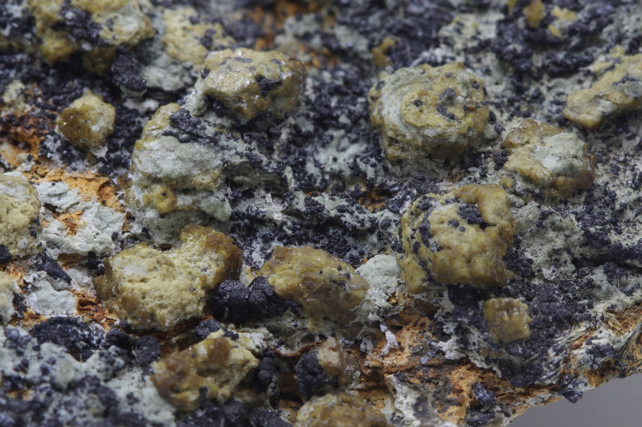 Schoenfliesite - Image 8