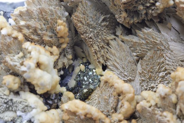 Sphalerite, dolomite, calcite - Image 7